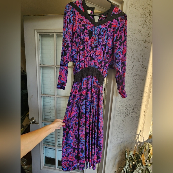 Diane Freis Dresses & Skirts - RARE vintage 80s Diane Freis SILK dress in a bold black & purple paisley L